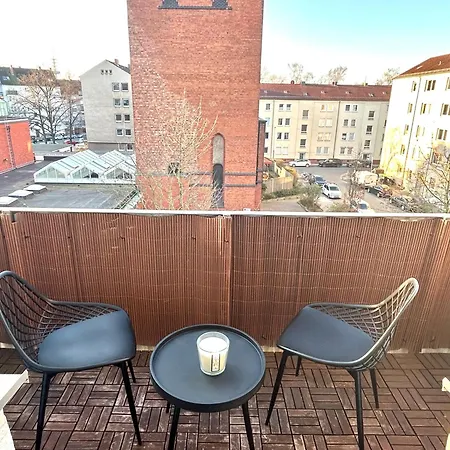 Goeh-moderne In Zentraler Lage, Balkon, Self-check-in, Wlan, Netflix, Disneyplus Apartment