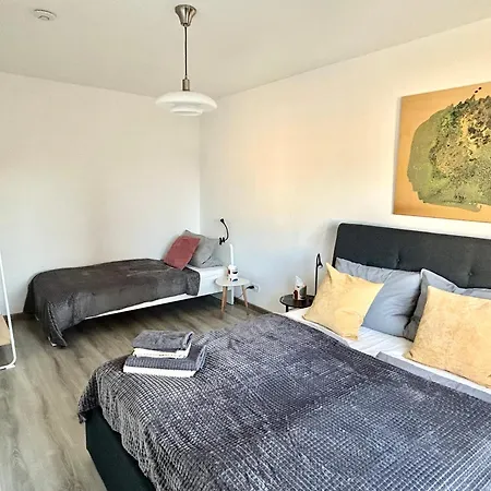 Goeh-moderne In Zentraler Lage, Balkon, Self-check-in, Wlan, Netflix, Disneyplus דירה הנובר