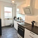 Goeh-moderne In Zentraler Lage, Balkon, Self-check-in, Wlan, Netflix, Disneyplus Apartamento *
