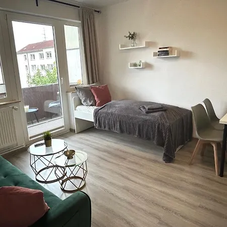 Goeh-moderne In Zentraler Lage, Balkon, Self-check-in, Wlan, Netflix, Disneyplus Apartment